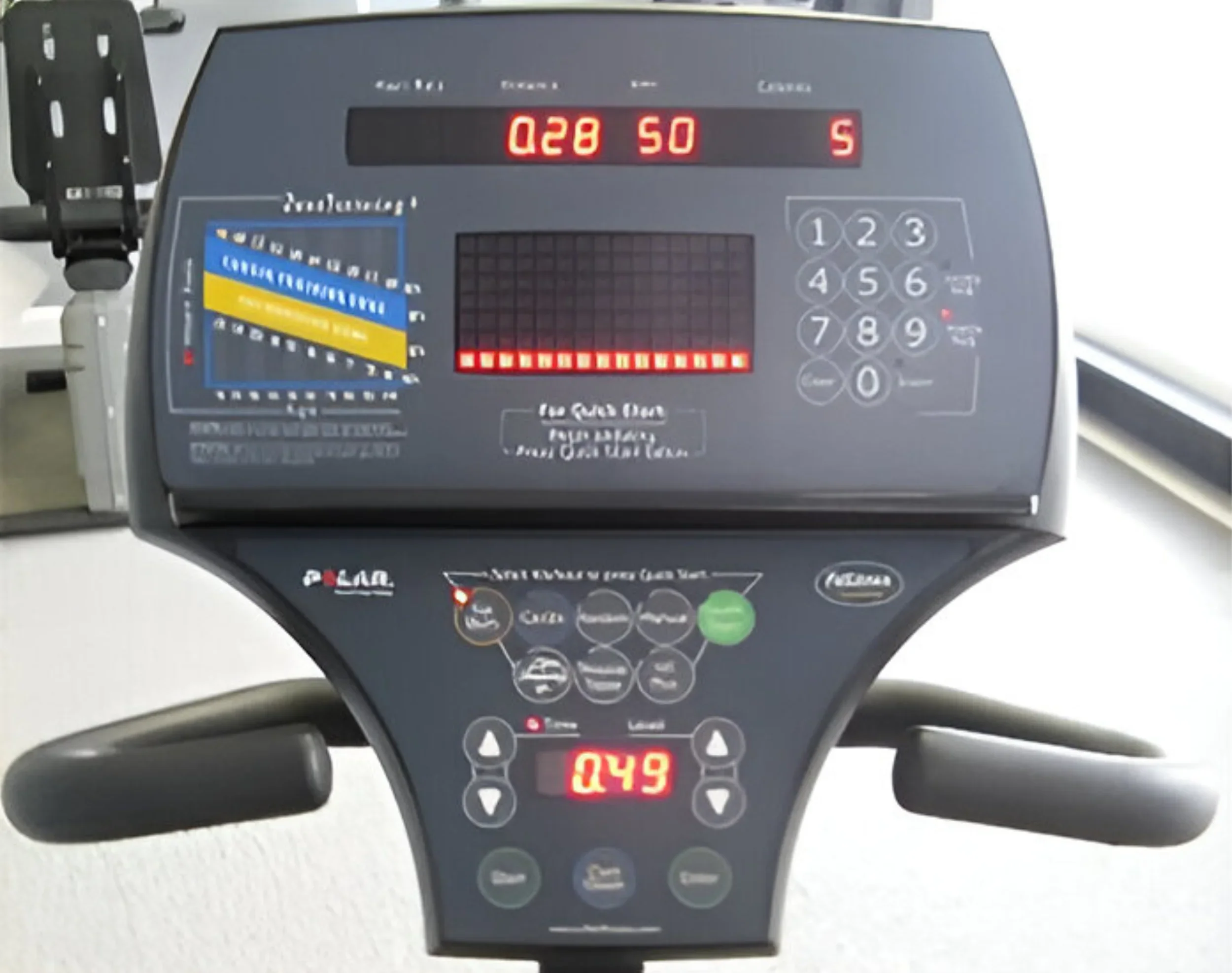 Life Fitness 9500HR Next Generation Recumbent Bike (Remanufactured) - Image 2